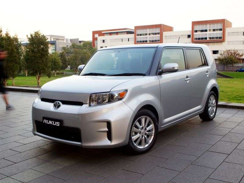 Toyota Rukus 1st generation minivan 2.4 AT (2011 – n. In.)