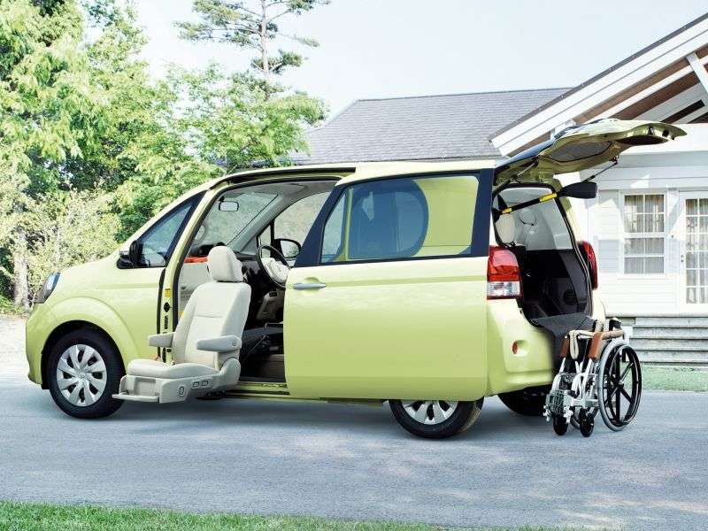 Toyota Porte minivan drugiej generacji 1.5 CVT 4WD (2012 obecnie)