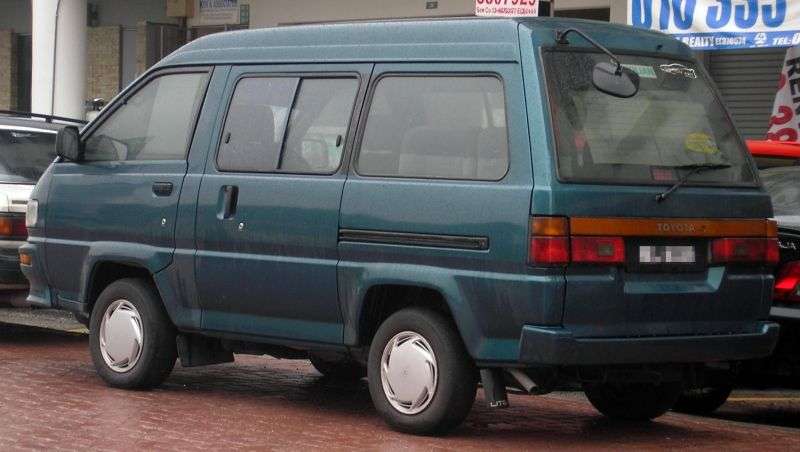 Toyota Lite Ace 3rd generation [restyled] minivan 2.0 TD AT AWD skylight roof (1990–1992)