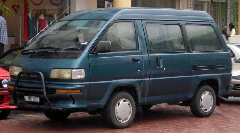 Toyota Lite Ace 3. generacja [zmiana stylizacji] minivan 1.8 AT z wysokim dachem (1990 1992)