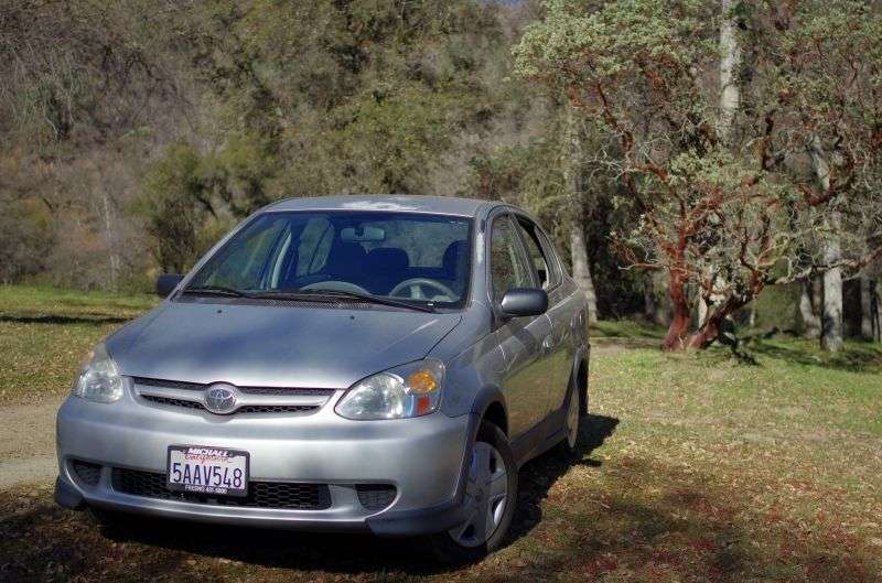 Toyota Echo 1st generation [restyling] 1.5 MT Overdrive sedan (2003–2005)