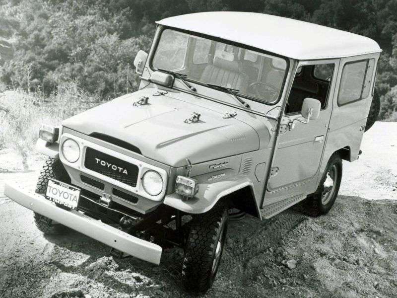 Toyota Land Cruiser J40 / J50FJ40V SUV 3 dv. 3.2 D MT AWD (1974–1984)