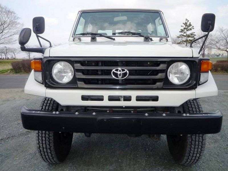 Toyota Land Cruiser J70 [2nd restyling] J73 convertible 2.4 TD MT (1999–2007)