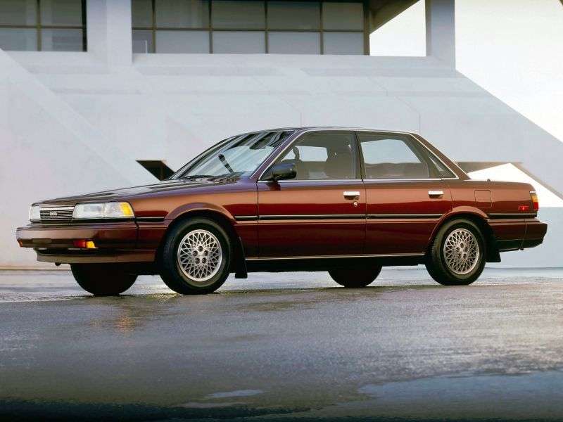 Toyota Camry V20 sedan 2.0 MT 4WD (1987 1991)