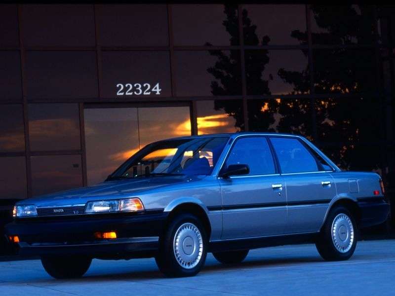 Toyota Camry V20sedan 1.8 MT (1986–1988)