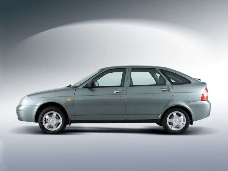 VAZ (Lada) Priora, 5 drzwiowy hatchback 2172 pierwszej generacji. 1.6 MT 16 cl (Euro 3) 21723 01 033 Standard (2007 2012)