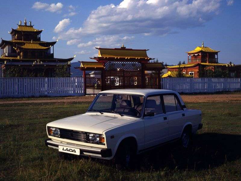 VAZ (Lada) 2105 1st generation 1.5 MT sedan (1980–1992)
