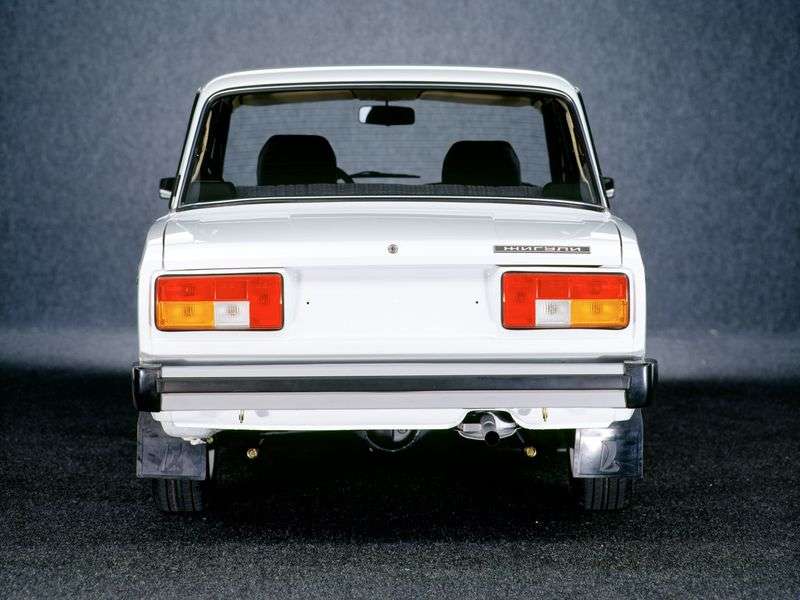 VAZ (Lada) 2105 1st generation 1.5 MT sedan (1980–1992)