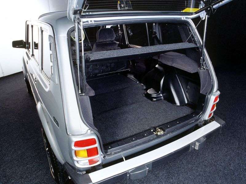 VAZ (Lada) 4x4 212132131 pojazd terenowy 5 drzwiowy 1,7 MT 8 kl. (Euro 3) 21310 30 011 standardowe (1995 2011)