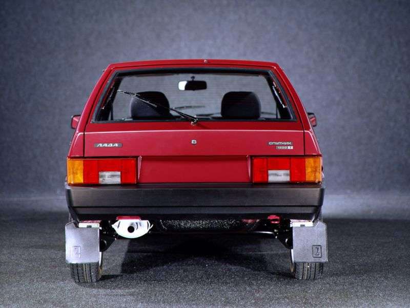 VAZ (Lada) 2109 hatchback 1. generacji 1.5 MT (1988 2006)