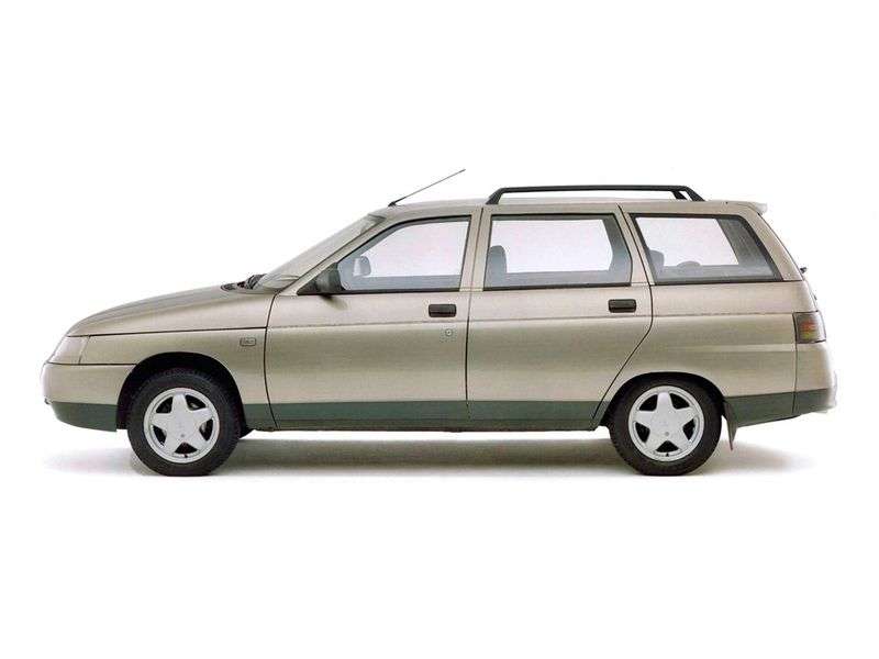 VAZ (Lada) 2111 1st generation universal 1.5 MT (1997–2004)
