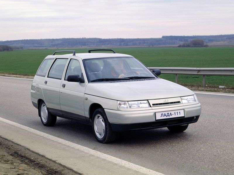 VAZ (Lada) 2111 1st generation universal 1.5 MT (1997–2004)