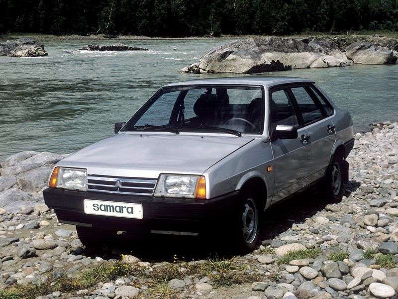 VAZ (Lada) 2109 1.generacja 21099 sedan 1.5 MT (1994 2005)