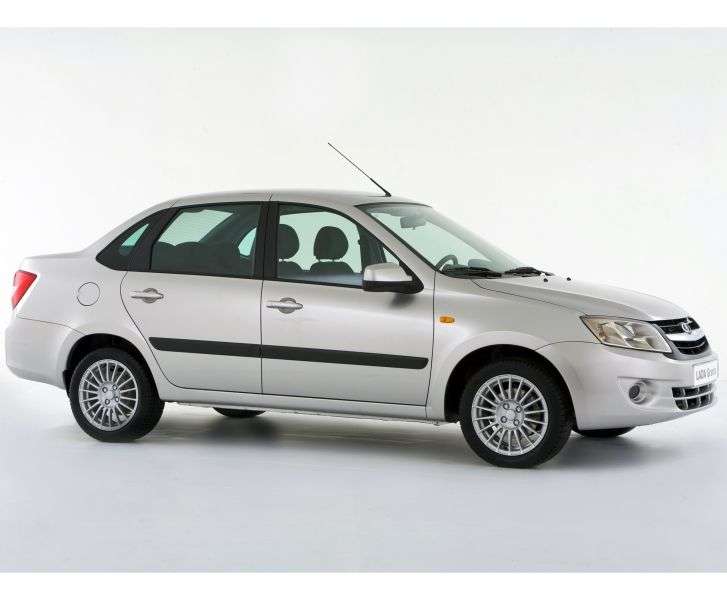 VAZ (Lada) Granta 4 drzwiowy sedan pierwszej generacji. 1.6 AT 16kl 21902 42 016 Lux (2013) (2012 obecnie)