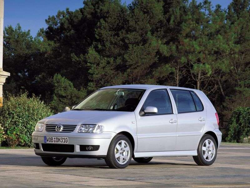 Volkswagen Polo trzeciej generacji [zmiana stylizacji] hatchback 5 drzwiowy. 1.6 MT 16 V GTI (2000 2002)