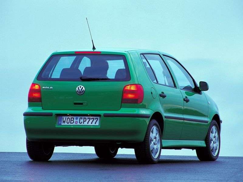 Volkswagen Polo trzeciej generacji [zmiana stylizacji] hatchback 5 drzwiowy. 1.4 TDi MT (2000 2002)