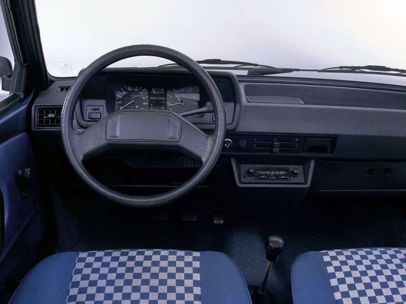 Volkswagen Polo hatchback 2. generacji 1.3 D MT (1986 1990)