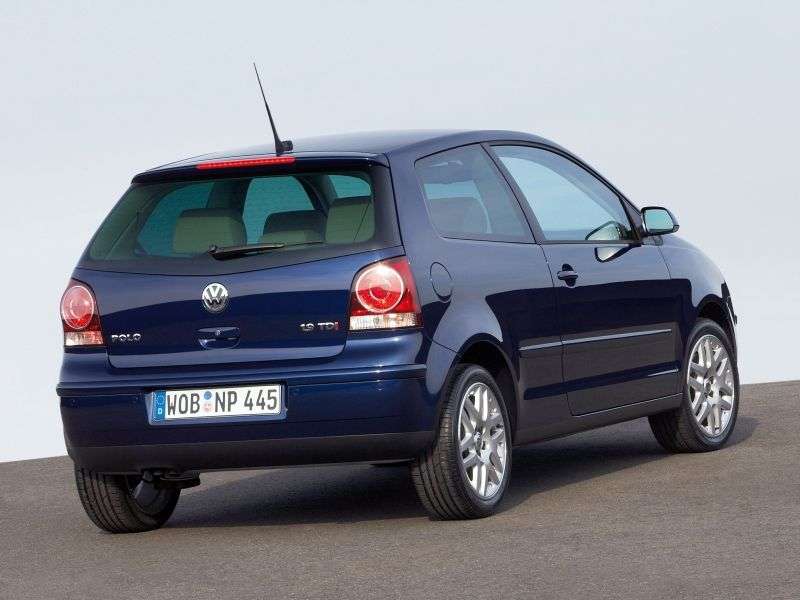 Volkswagen Polo 4 tej generacji [zmiana stylizacji] hatchback 3 drzwiowy. 1,4 MT (2005 2006)