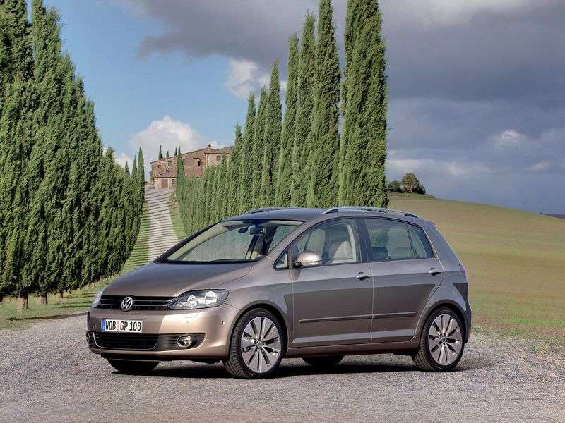 Volkswagen Golf 6th generation Plus hatchback 5 dv. 1.6 MT Trendline (2009 – present)