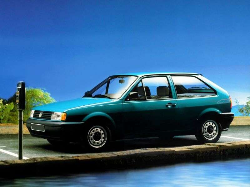 Volkswagen Polo 2. generacji [zmiana stylizacji] hatchback 1.0 MT (1990 1992)