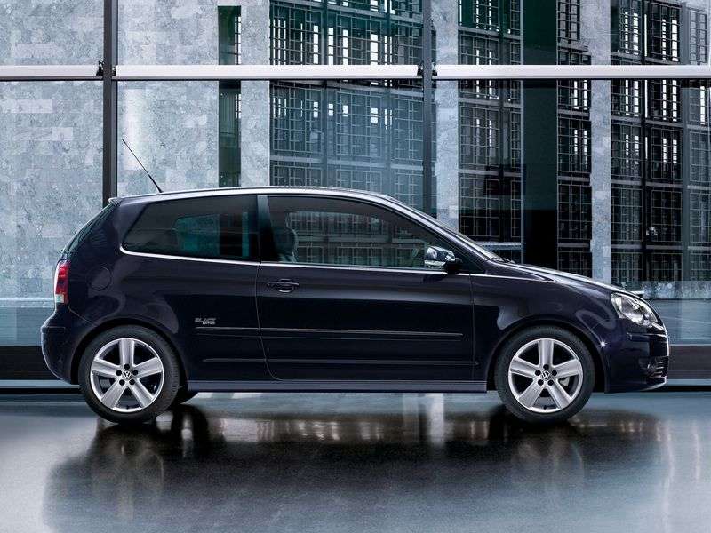 Volkswagen Polo 4 tej generacji [zmiana stylizacji] hatchback 3 drzwiowy. 1,2 mln ton (2005 2007)