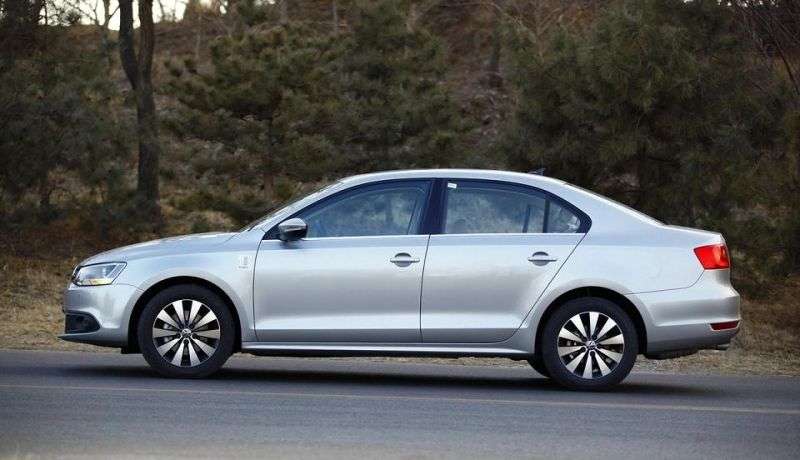 Volkswagen Sagitar sedan 2.generacji 1.4 TSI DSG (2012 obecnie)