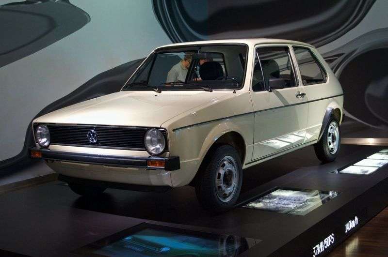 Volkswagen Golf 1st generation hatchback 3 dv. 1.3 MT (1974–1981)