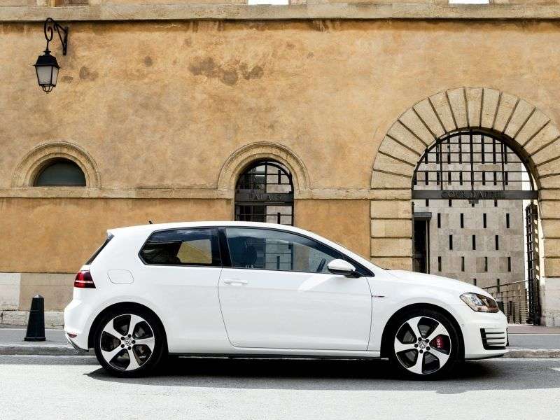 Volkswagen Golf 7 generacji GTI hatchback 3 drzwiowy 2.0 TSI BlueMotion DSG Basic (2013 obecnie)