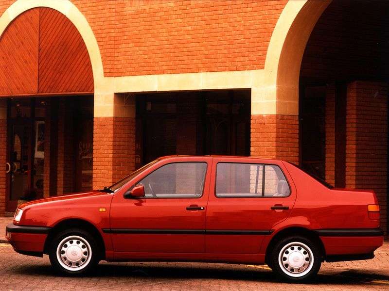 Volkswagen Vento sedan 1.generacji 1.4 MT (1992 1998)
