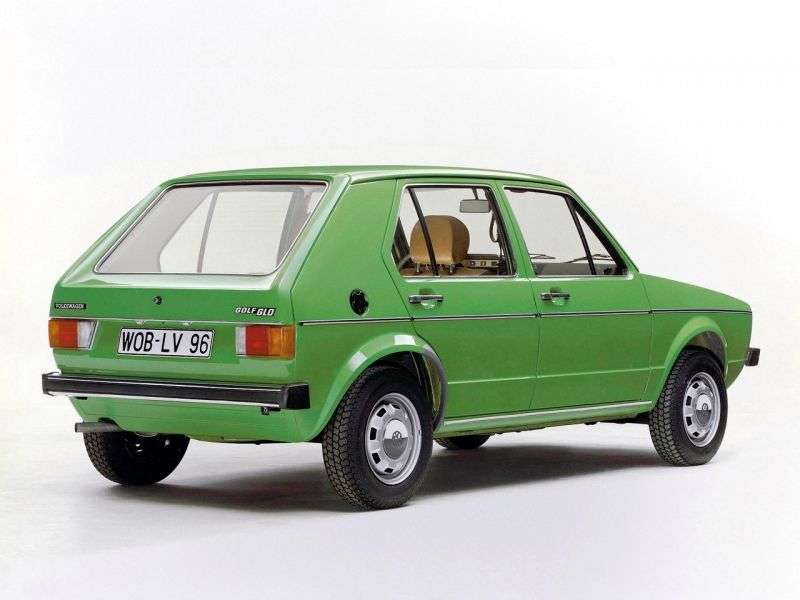 5 drzwiowy hatchback Volkswagen Golf 1 generacji 1,6 D MT (1974 1983)