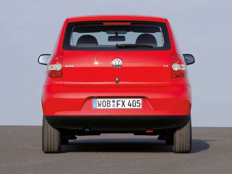Volkswagen Fox, 3 drzwiowy hatchback 2. generacji [zmiana stylizacji]. 1,2 mln ton (2005 2009)