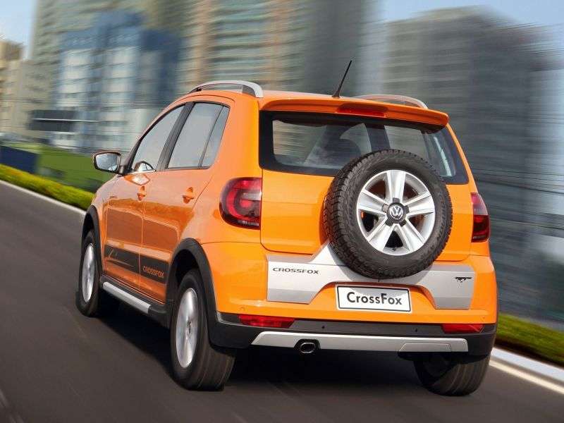 Volkswagen Fox 3 generacji Cross hatchback 5 drzwiowy. 1,6 MT (2009 obecnie)