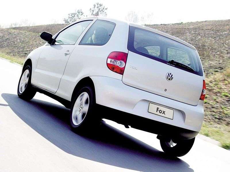 Volkswagen Fox 2 generation hatchback 1.6 MT (2003–2005)