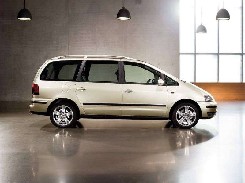 Volkswagen Sharan pierwszej generacji [druga zmiana stylizacji] minivan 2.0 MT (2007–2010)