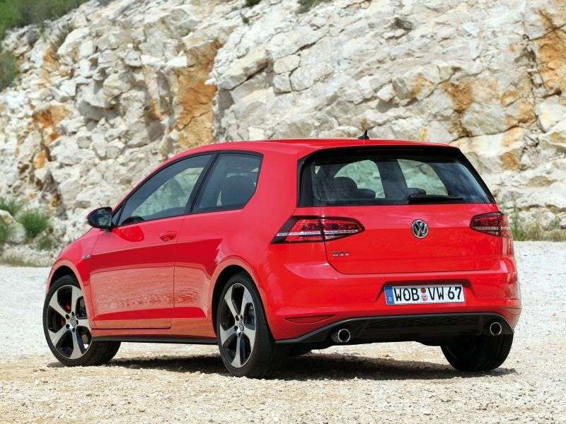 Volkswagen Golf 7 generacji GTI hatchback 3 drzwiowy 2.0 TSI BlueMotion DSG Basic (2013 obecnie)