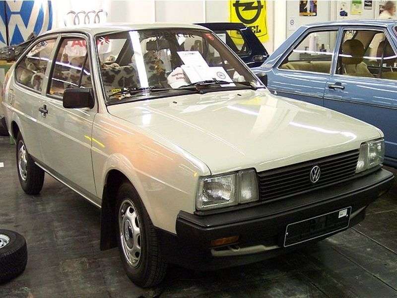 Volkswagen Passat B2hetchbek 3 dv. 1.3 MT (1981–1985)