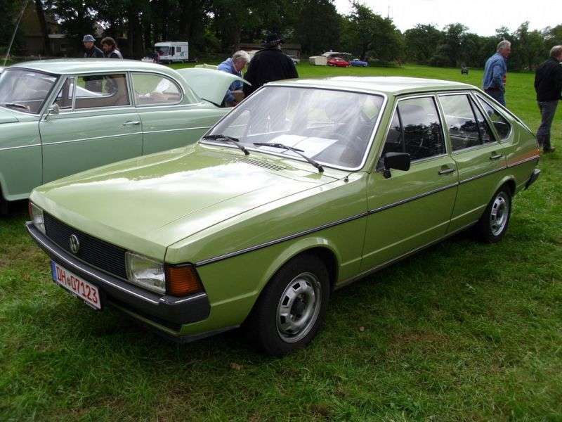Volkswagen Passat B1 [zmiana stylizacji] hatchback 5 drzwiowy. 1,6 MT (1977 1981)