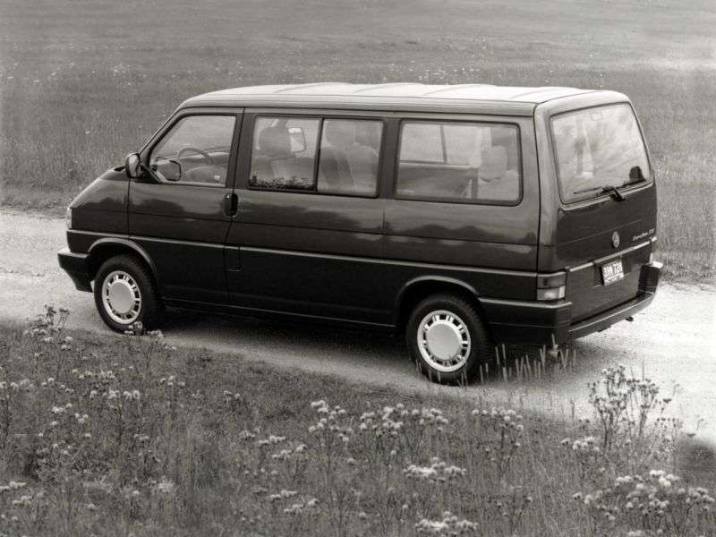 Volkswagen Transporter T4 Minibus 2.4 D Syncro L MT (1992–1998)