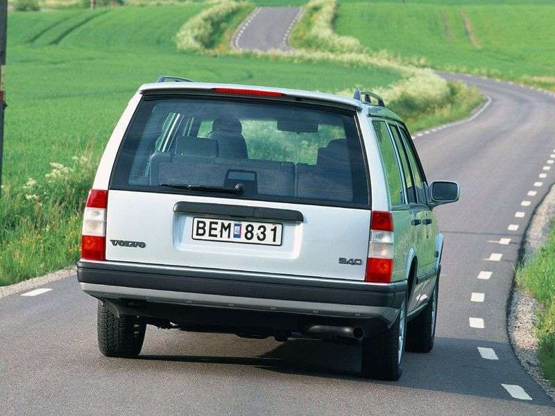 Volvo 940 1st generation 2.3 MT wagon (1990–1998)