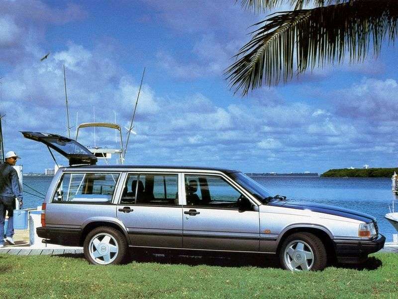 Volvo 940 1.generacja Estate 2.3 T MT (1990 1998)