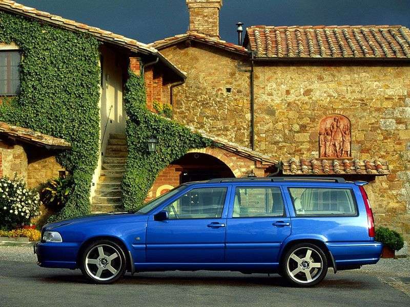 Volvo V70 1.generacja Estate 2.3 MT 4WD (1997 2000)