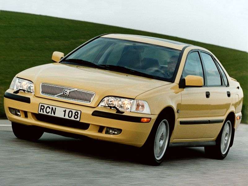 Volvo S40 1st generation 1.8 MT sedan (1999–2000)