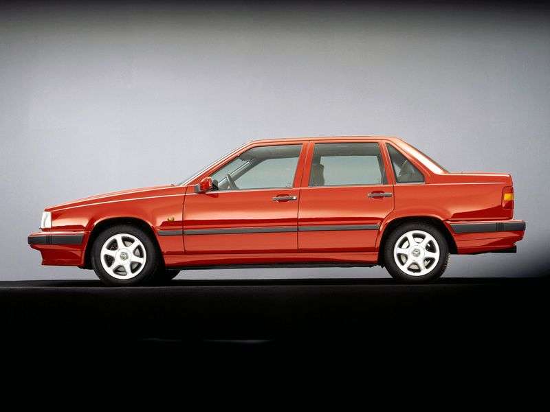 Volvo 850 1st generation 2.4 MT sedan (1991–1994)