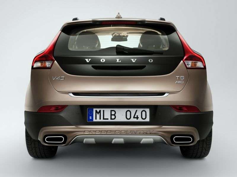 5 drzwiowy hatchback Cross Country drugiej generacji Volvo V40 1.6 D2 Powershift Kinetic (2014) (2012 obecnie)